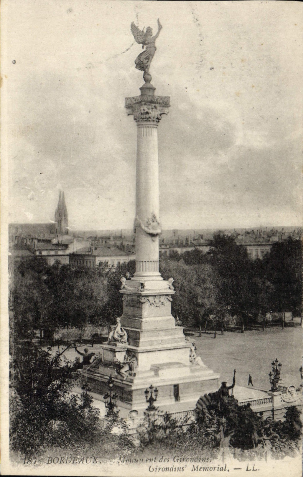 CPA Bordeaux Monument des Girondins