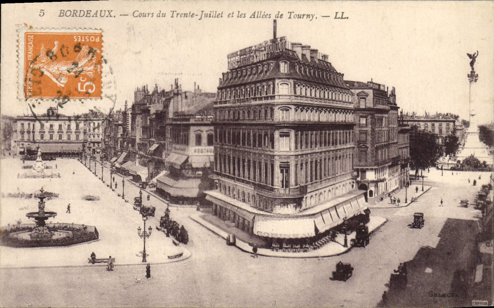 CPA Bordeaux Cours du Trente Juillet et les Allees de Tourny