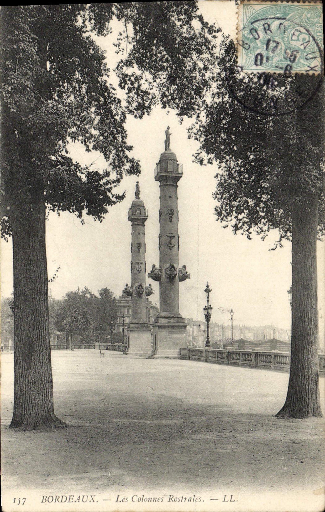 CPA Bordeaux Les Colonnes Rostrales