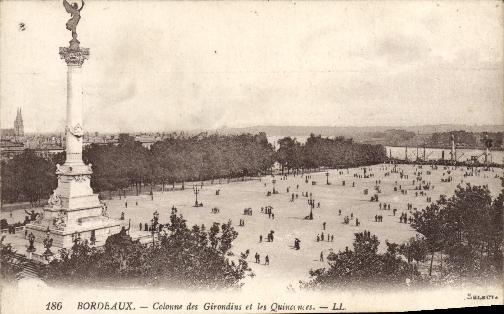CPA Bordeaux Colonne des Girondins et les Quinconces