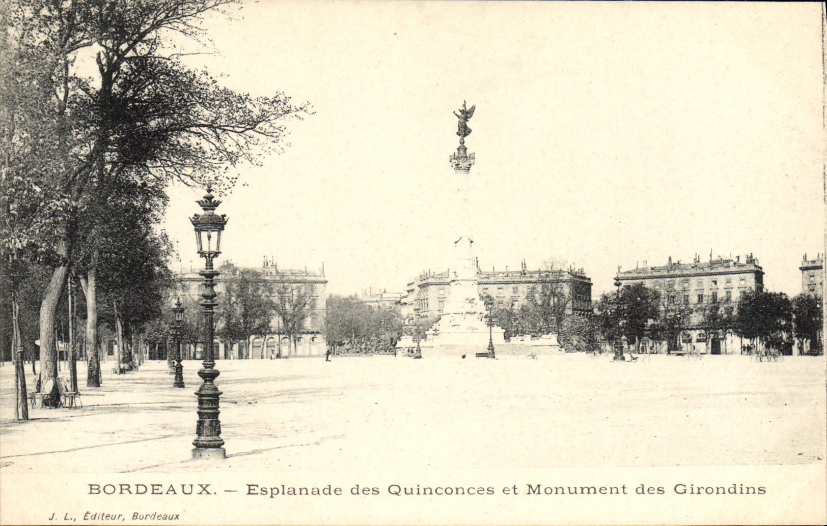 CPA Bordeaux Esplanade des Quinconces et Monument des Girondins