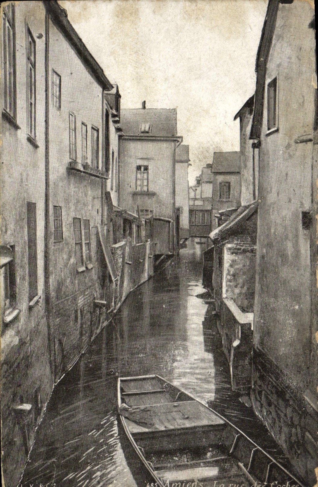 CPA Amiens La rue des Coches 