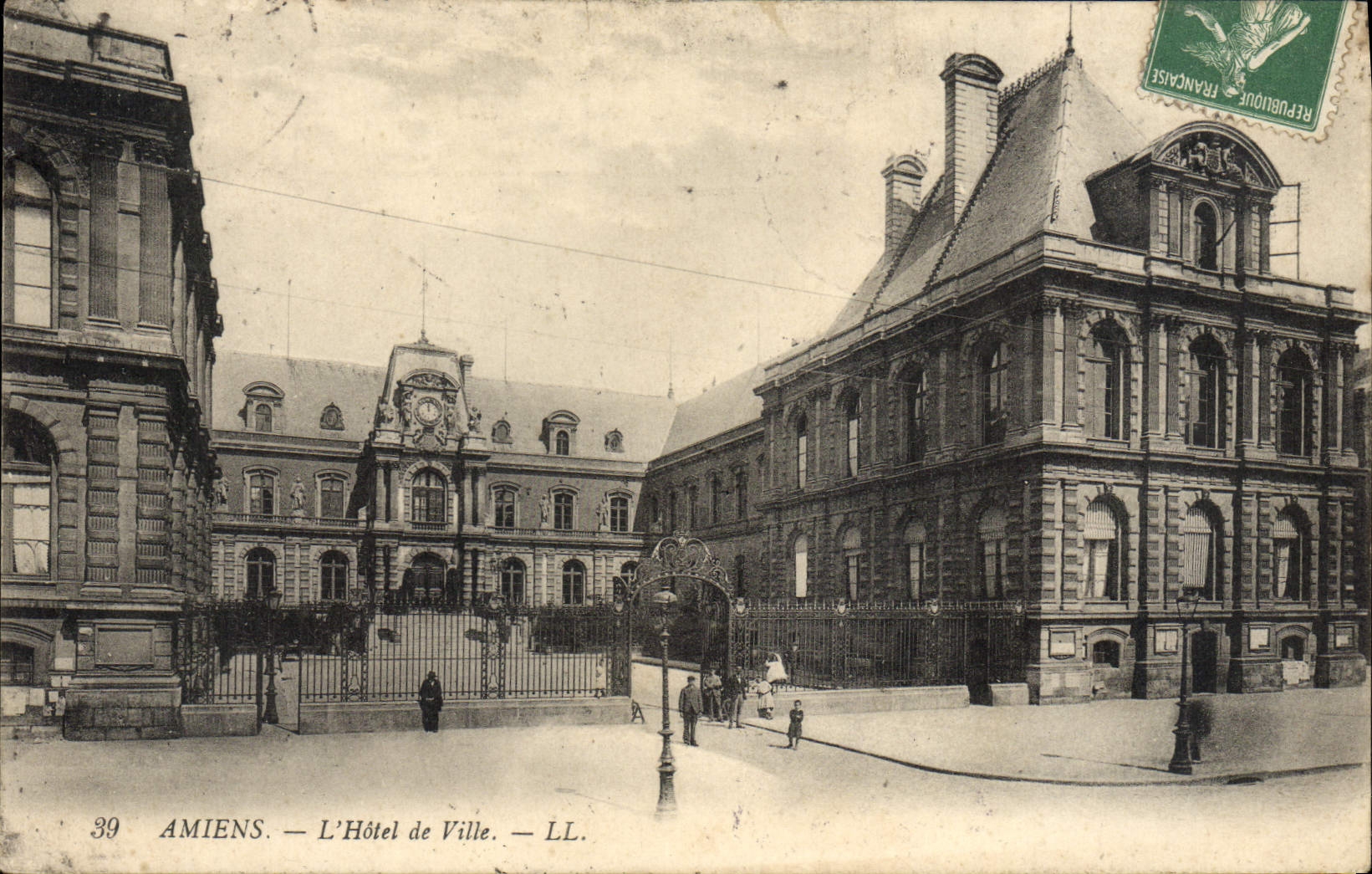 CPA Amiens L'Hotel de Ville 