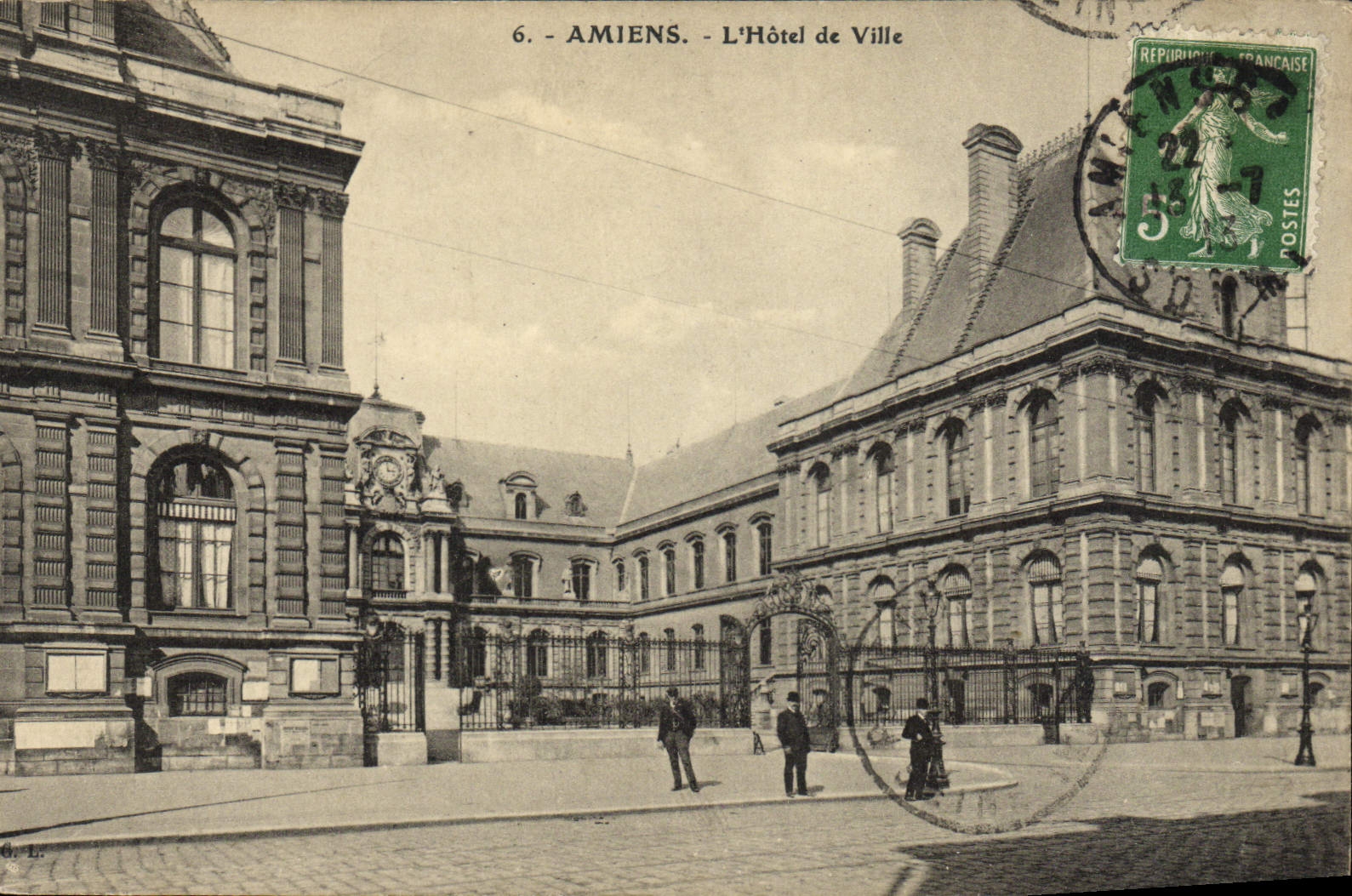 CPA Amiens L'Hotel de Ville 