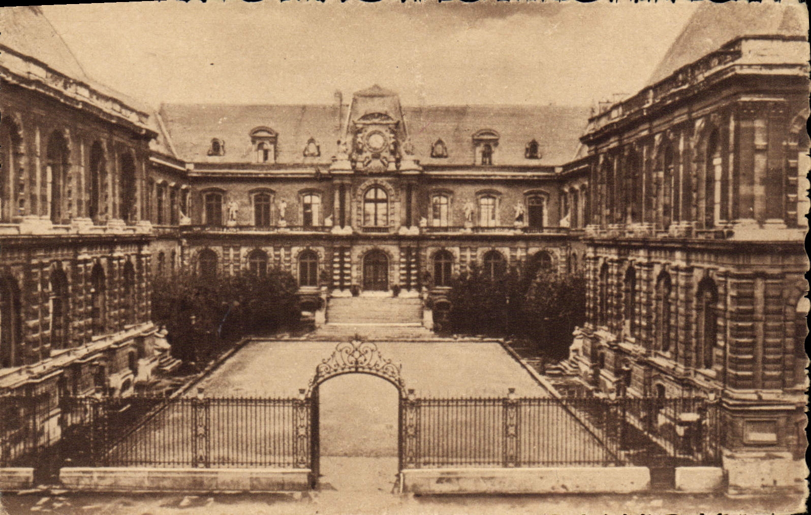CPA Amiens L'Hotel de Ville 
