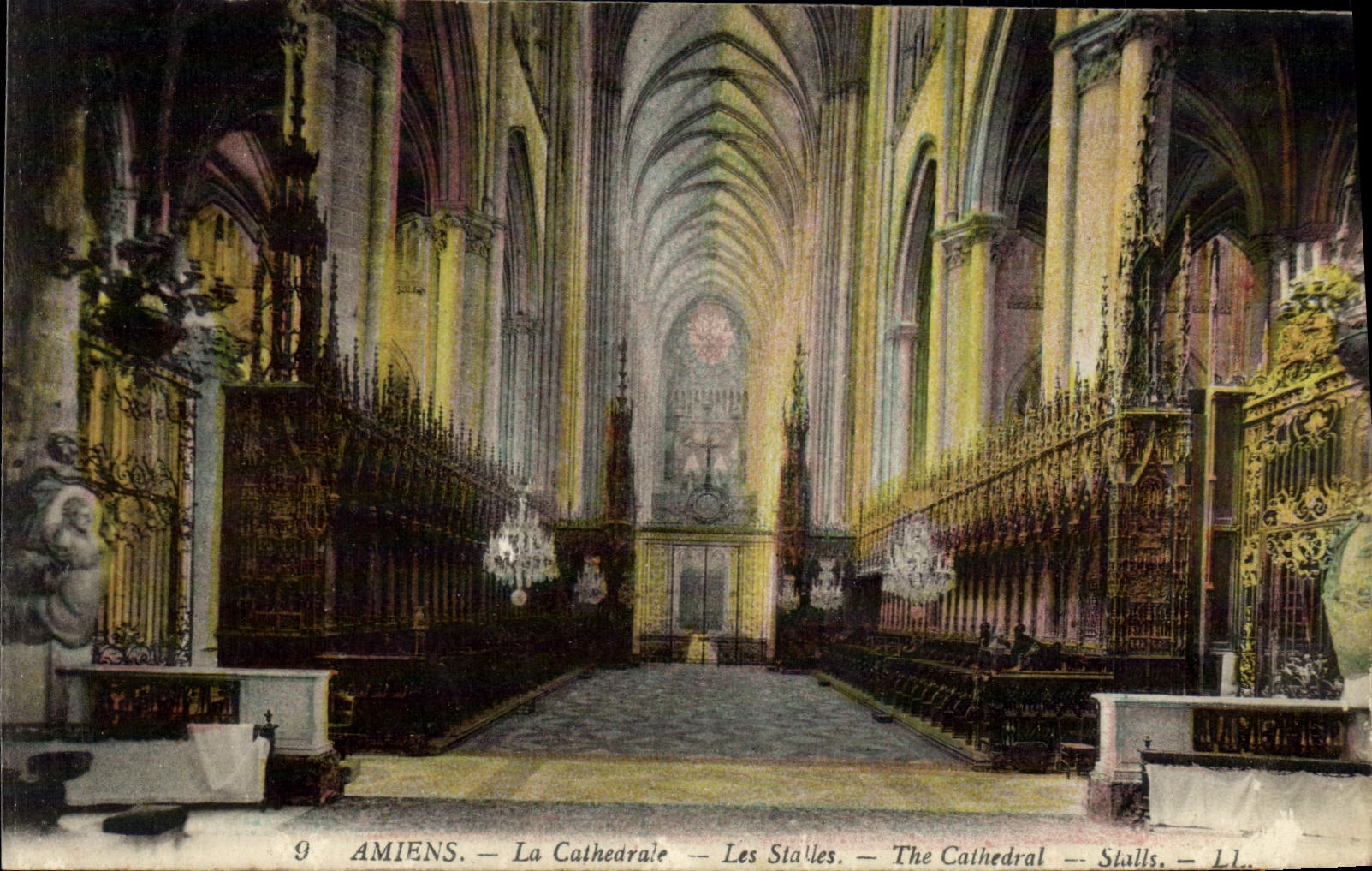 CPA Amiens La Cathedrale Les Stalles 