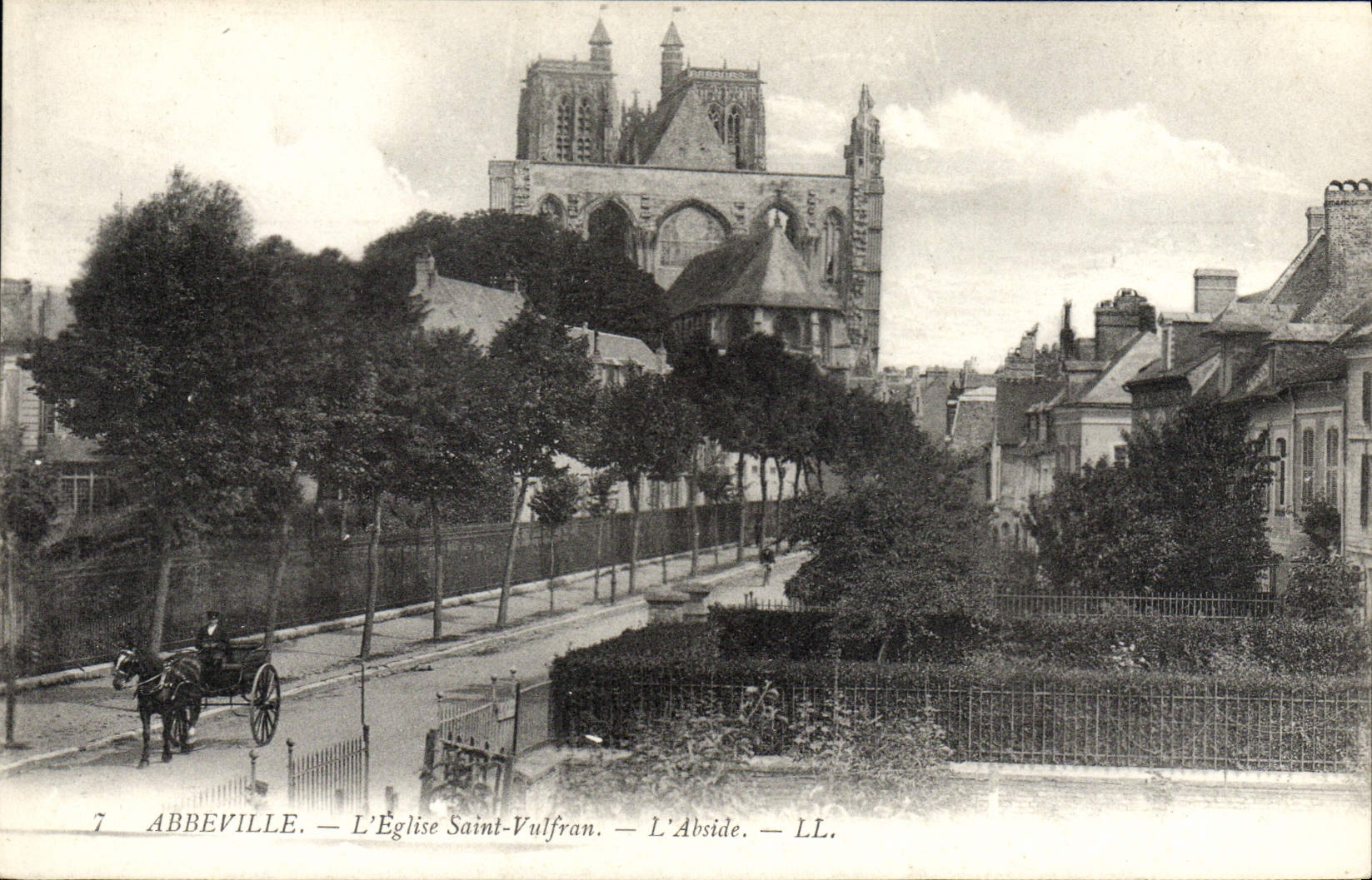 VINTAGE POSTCARD Abbeville the Church Holy Vulfran the Apse
