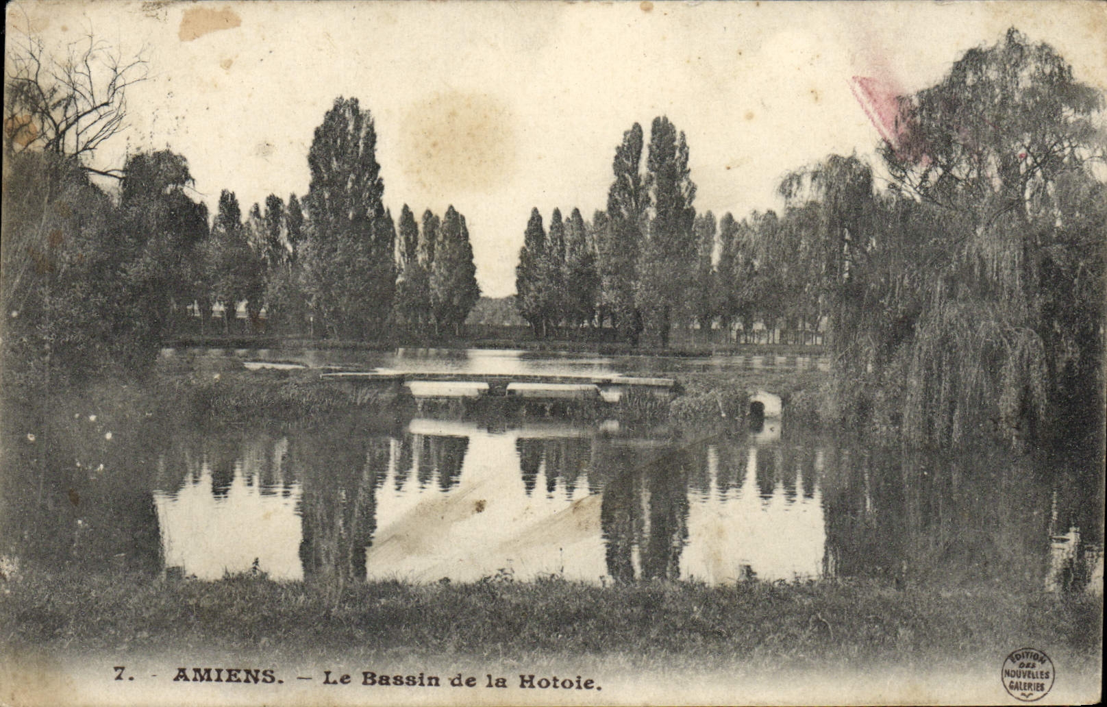 VINTAGE POSTCARD Amiens the Basin of Hotoie