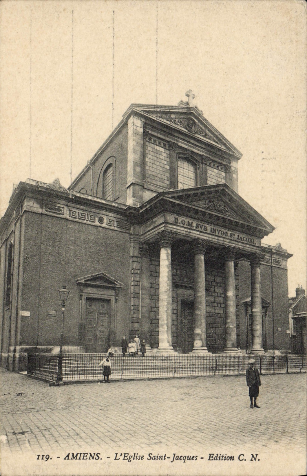 VINTAGE POSTCARD Amiens the Church Holy Jacques