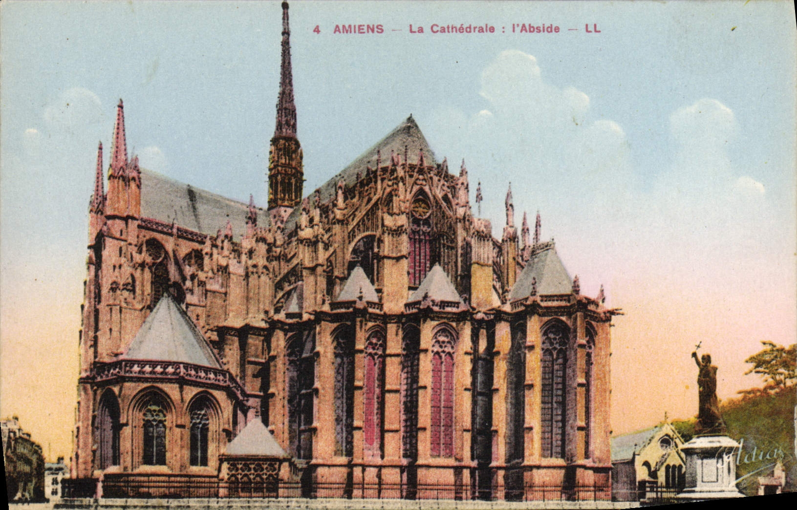 VINTAGE POSTCARD Amiens the Cathedral the Apse