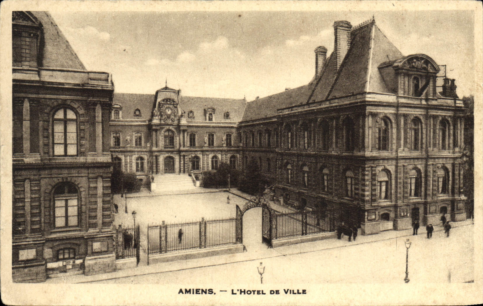 CPA Amiens L'Hotel de Ville 