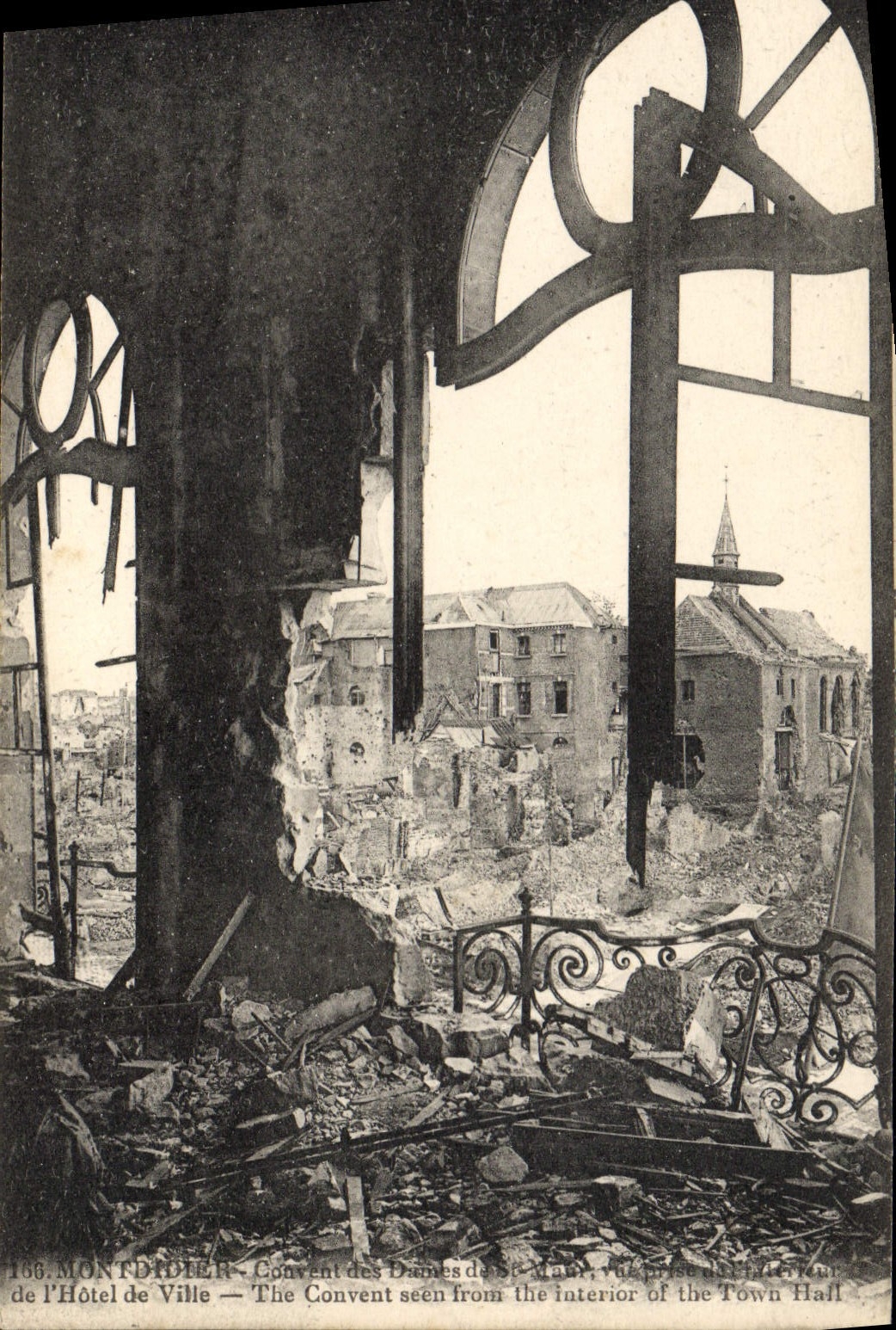 VINTAGE POSTCARD Montdidier Brood Militaria Ladies