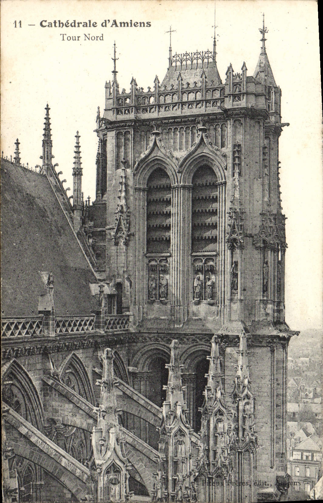 VINTAGE POSTCARD Cathedral of Northern Amiens Turn