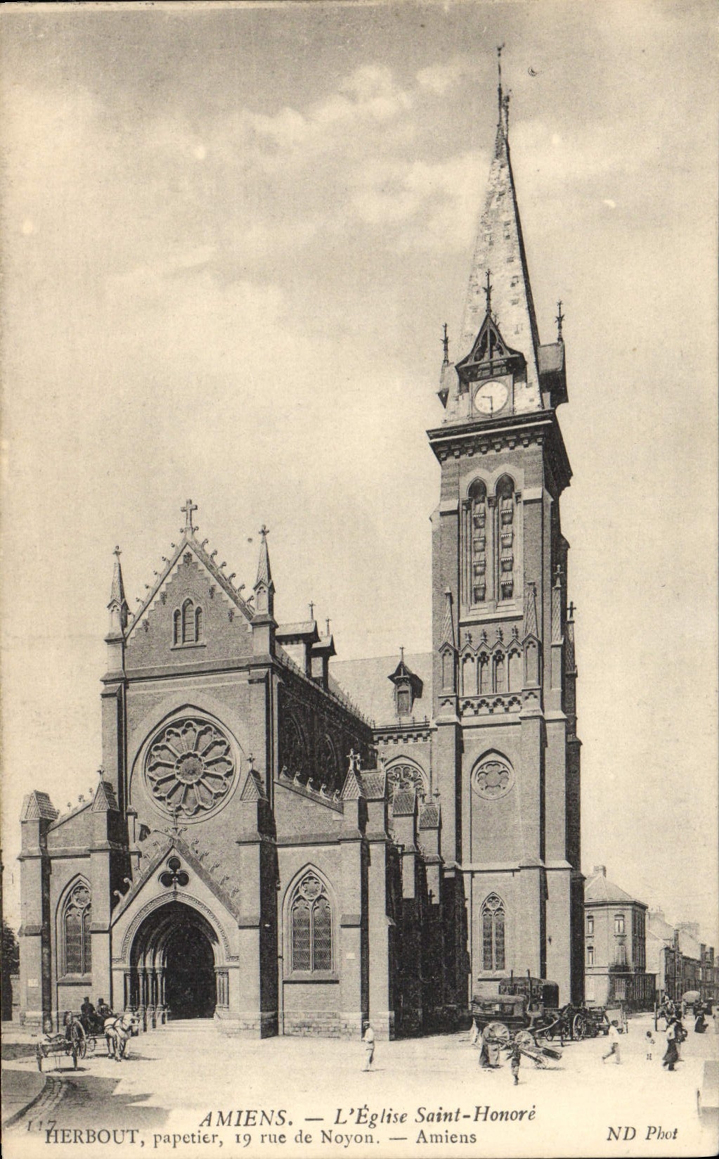 VINTAGE POSTCARD Amiens the Church Holy Honors
