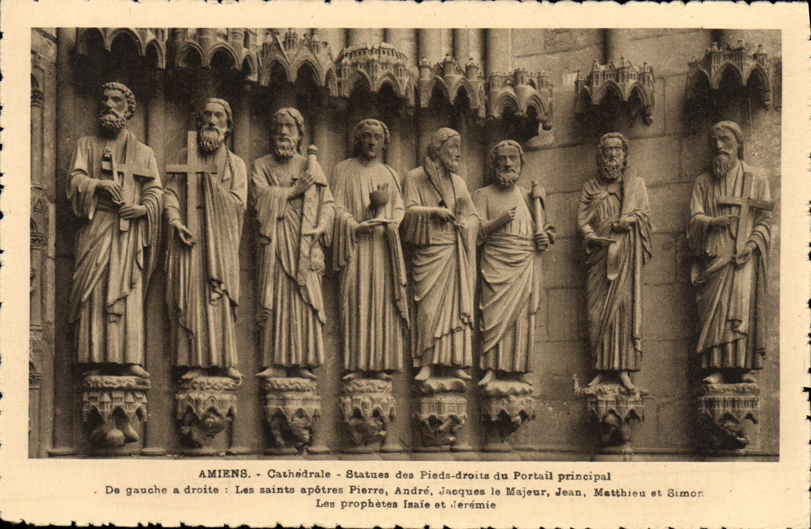 CPA Amiens Cathedrale Statues des Pieds droits du portail principal
