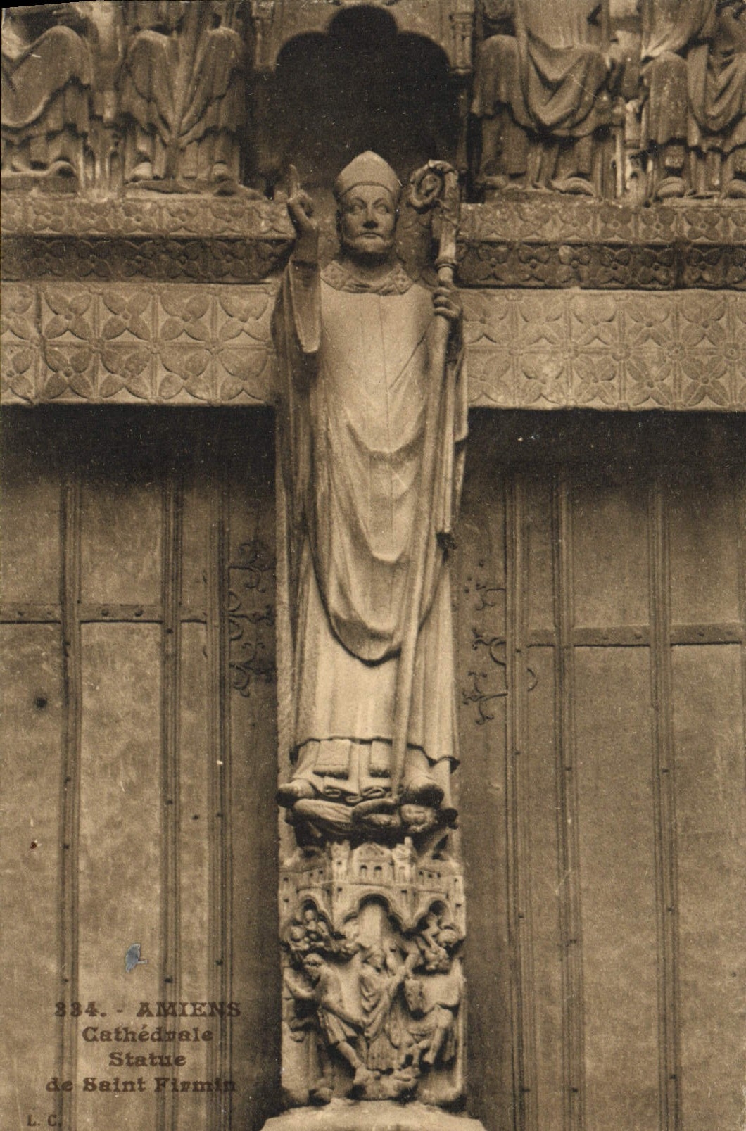 CPA Amiens Cathedrale Statue de Saint Firmin