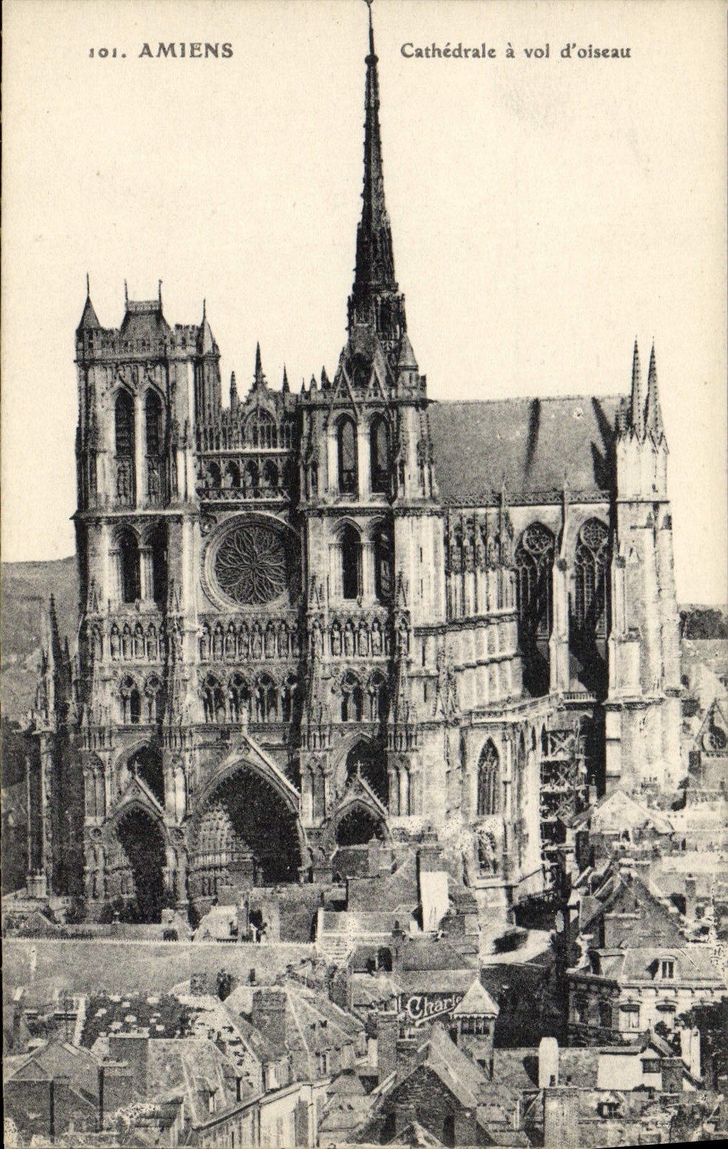 CPA Amiens Cathedrale a voi d'oiseau 