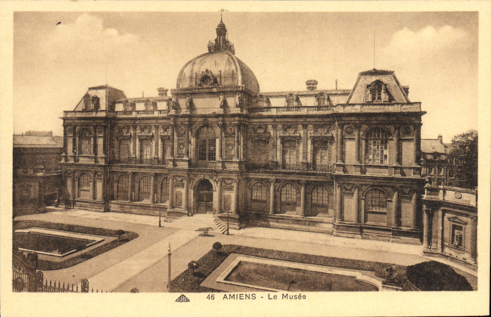 CPA Amiens Le Musee 