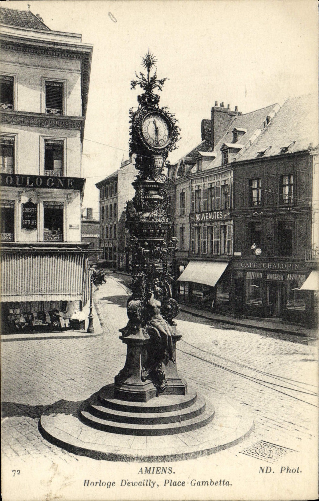 CPA Amiens Horloge Dewailly Place Gambetta