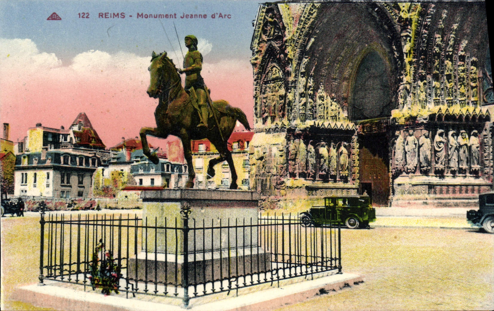 VINTAGE POSTCARD Rheims Monument Jeanne d' Arc