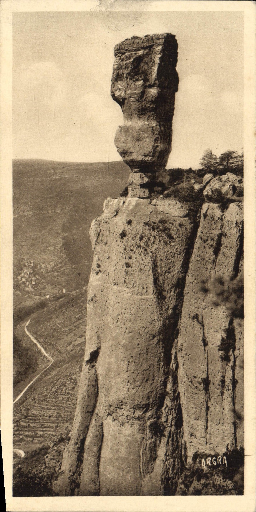 VINTAGE POSTCARD Vallee Of Jonie the Vase Of Separate Rozier