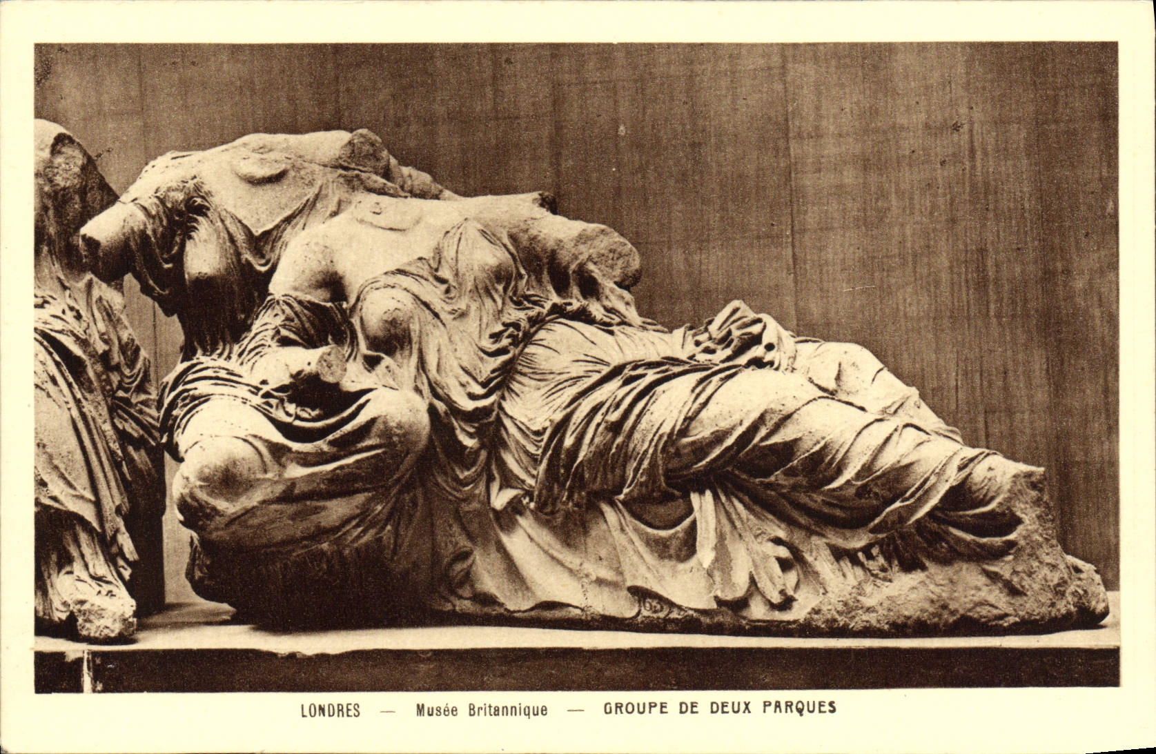 VINTAGE POSTCARD British London Musee Groups of two Parques