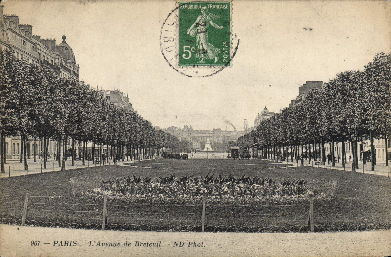 VINTAGE POSTCARD Paris the Avenue De Breteuil