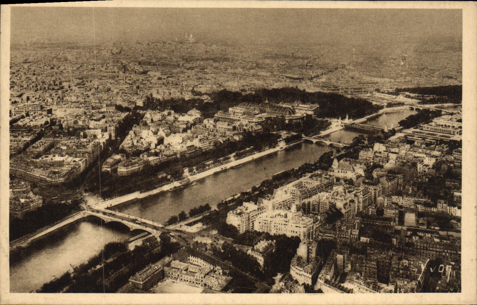 CPA Paris Vue Panoramique Prise De La Tour Eiffel sur la Seine et la butte Montmartre