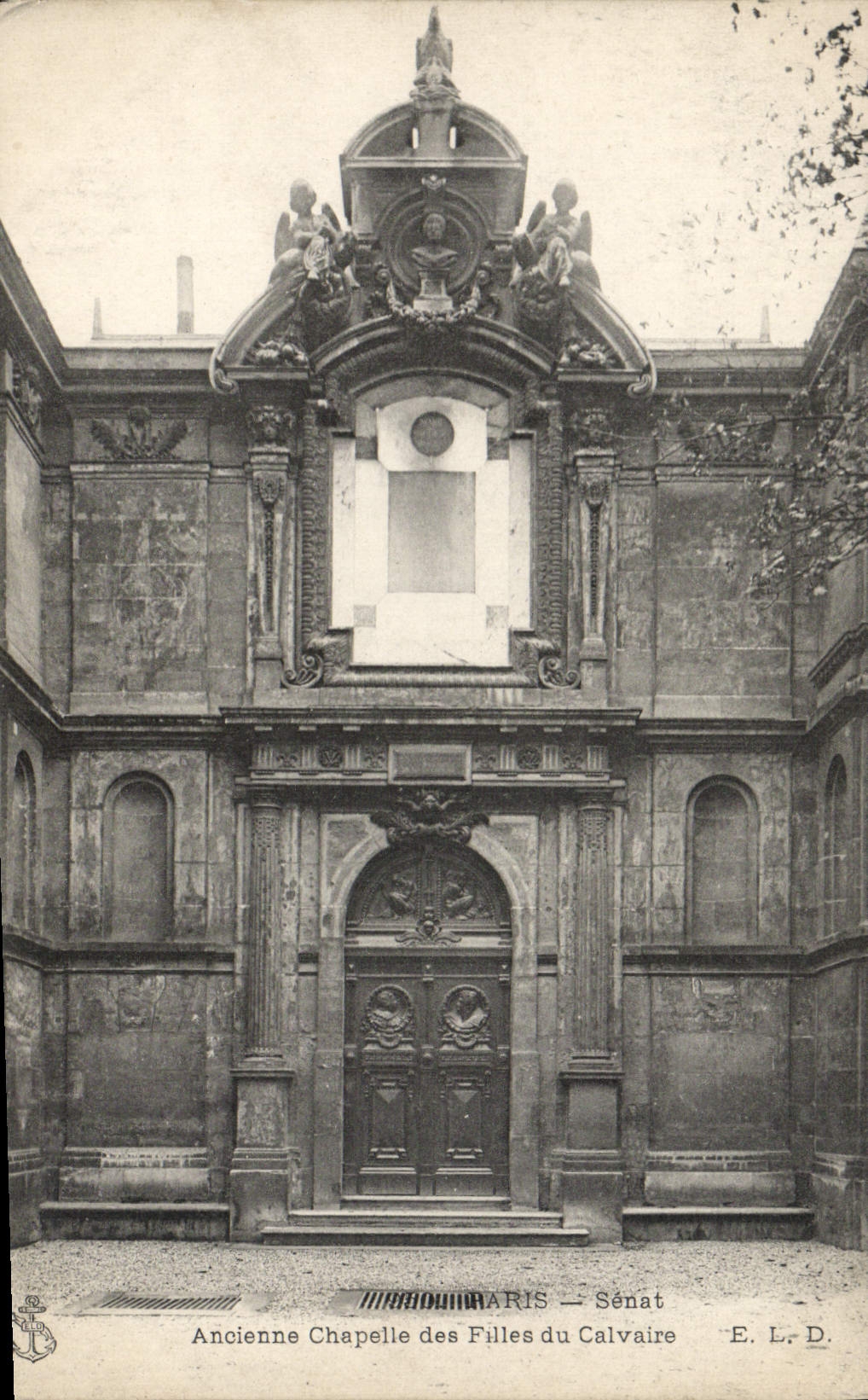 VINTAGE POSTCARD Paris Senate Old Vault Of the Girls Of the Martyrdom