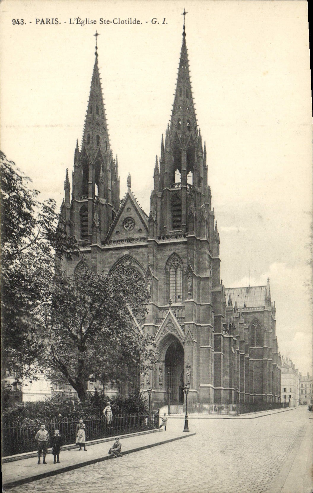 CPA Paris L'Eglise Ste Clotilde