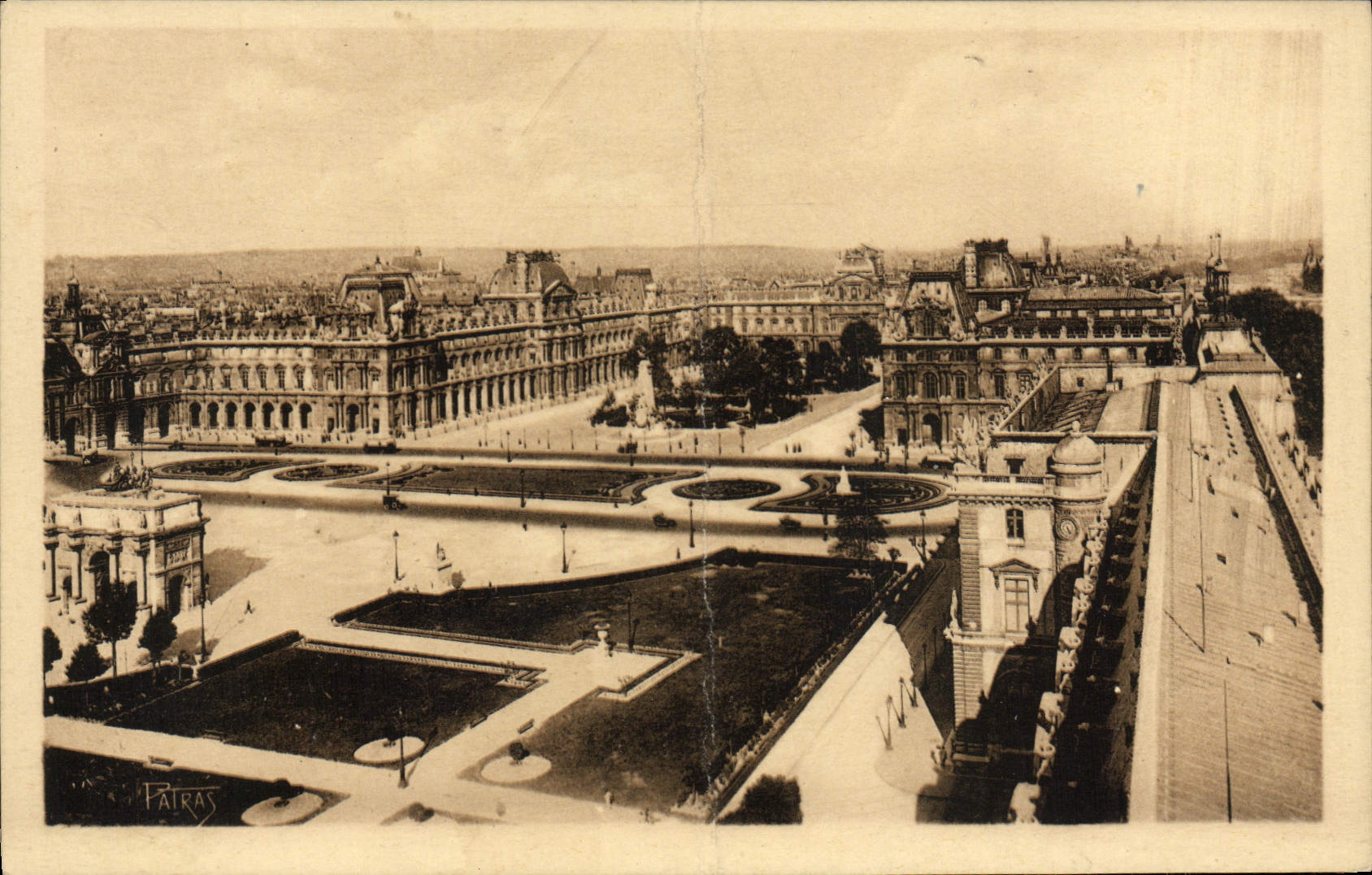 CPA Paris Un apercu sur le Palais du Louvre