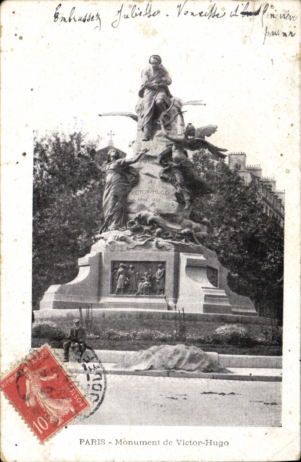 CPA Paris Monument De VIctor Hugo