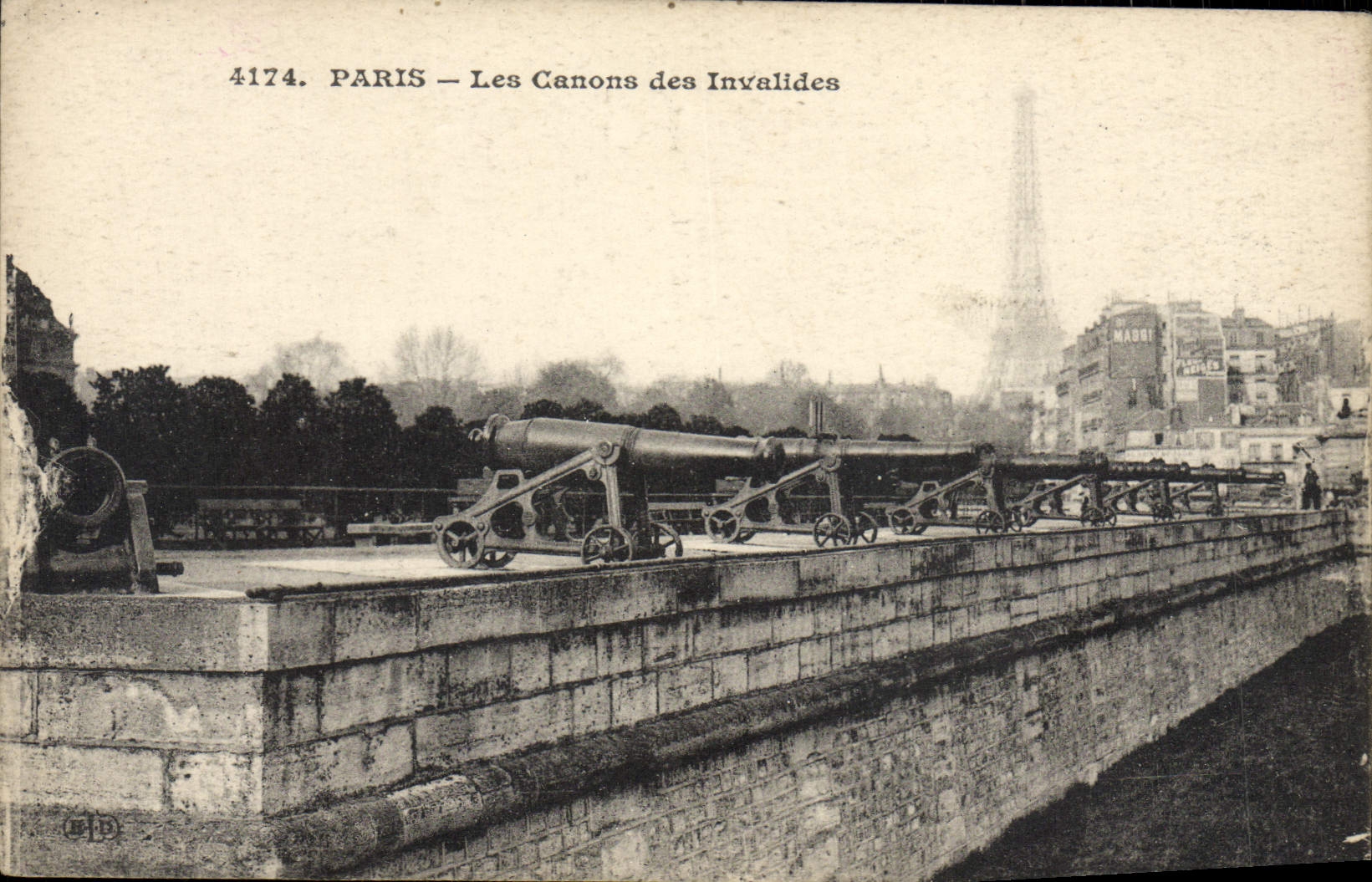 VINTAGE POSTCARD Paris Guns Of the Invalids Eiffel Tower