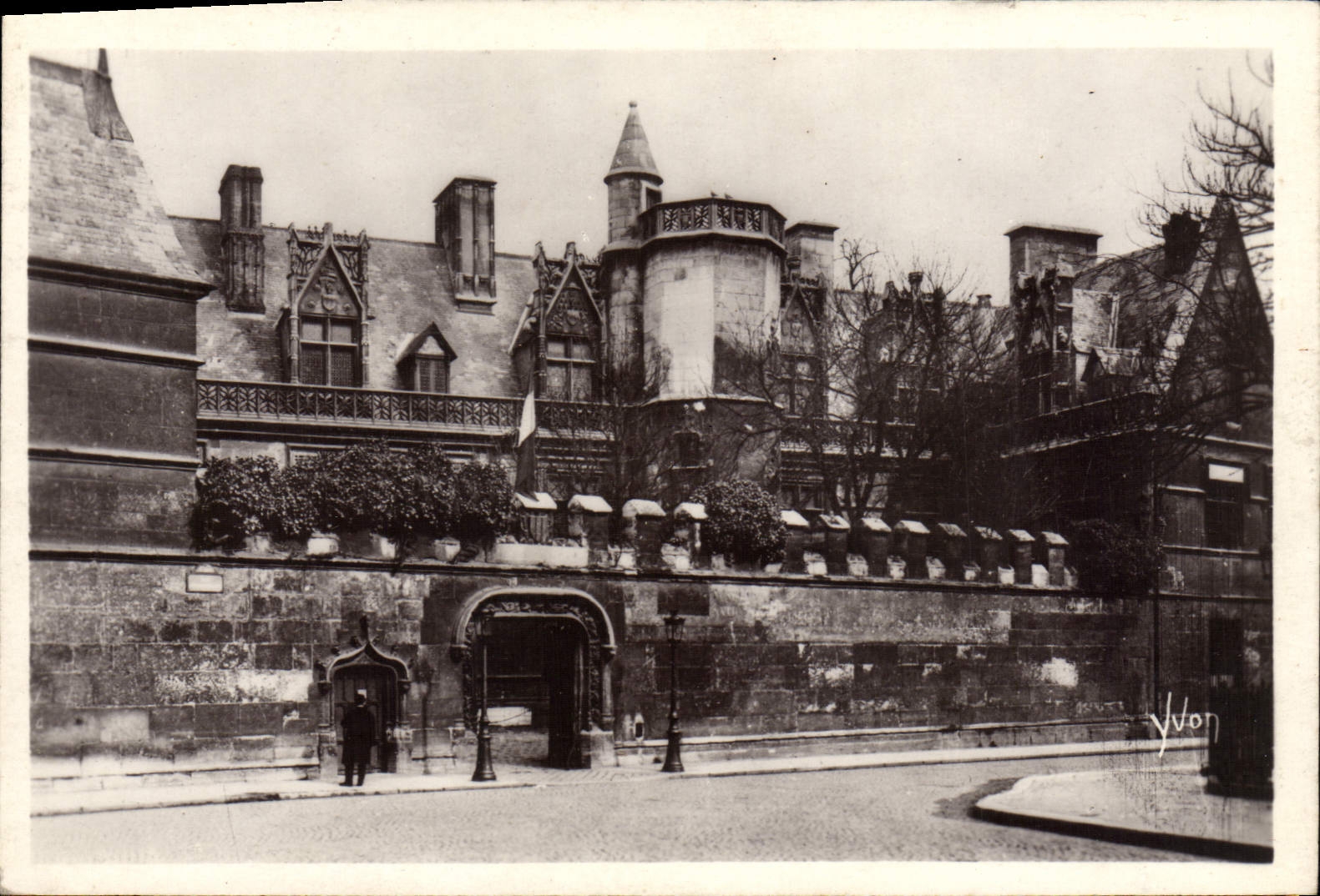 CPA Paris Le musee de Cluny 