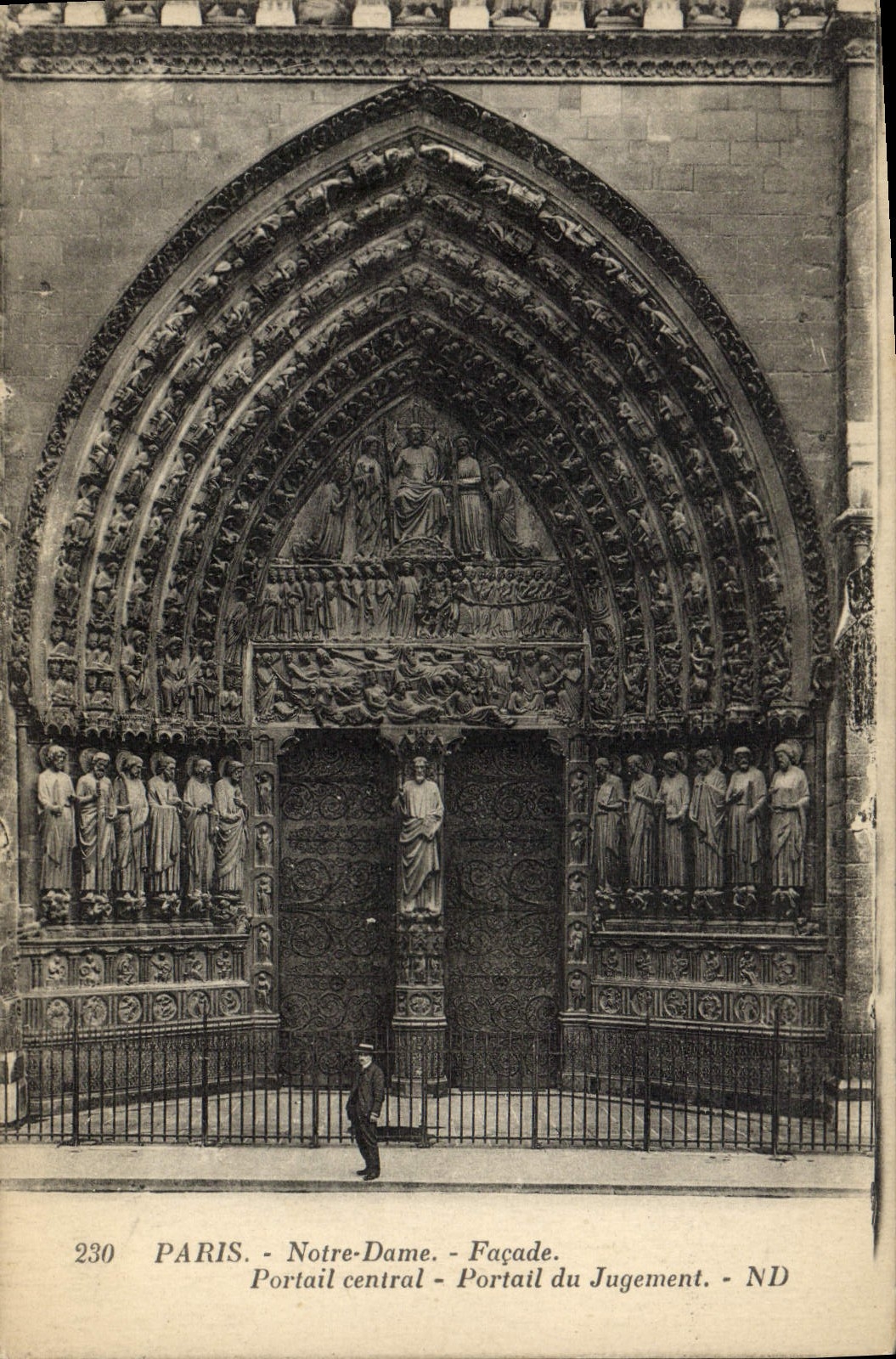 CPA Paris Notre Dame Facade Portail central Portail du Jugement