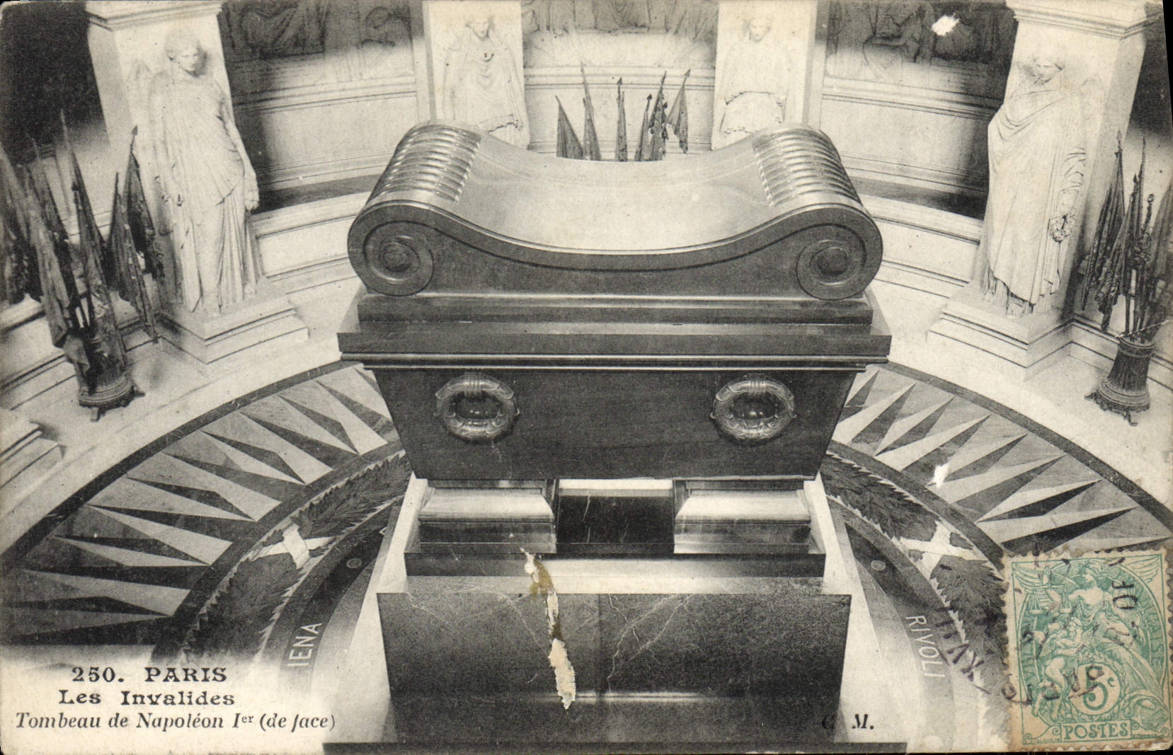 CPA Paris Les Invalides Tombeau de Napoleon 1er