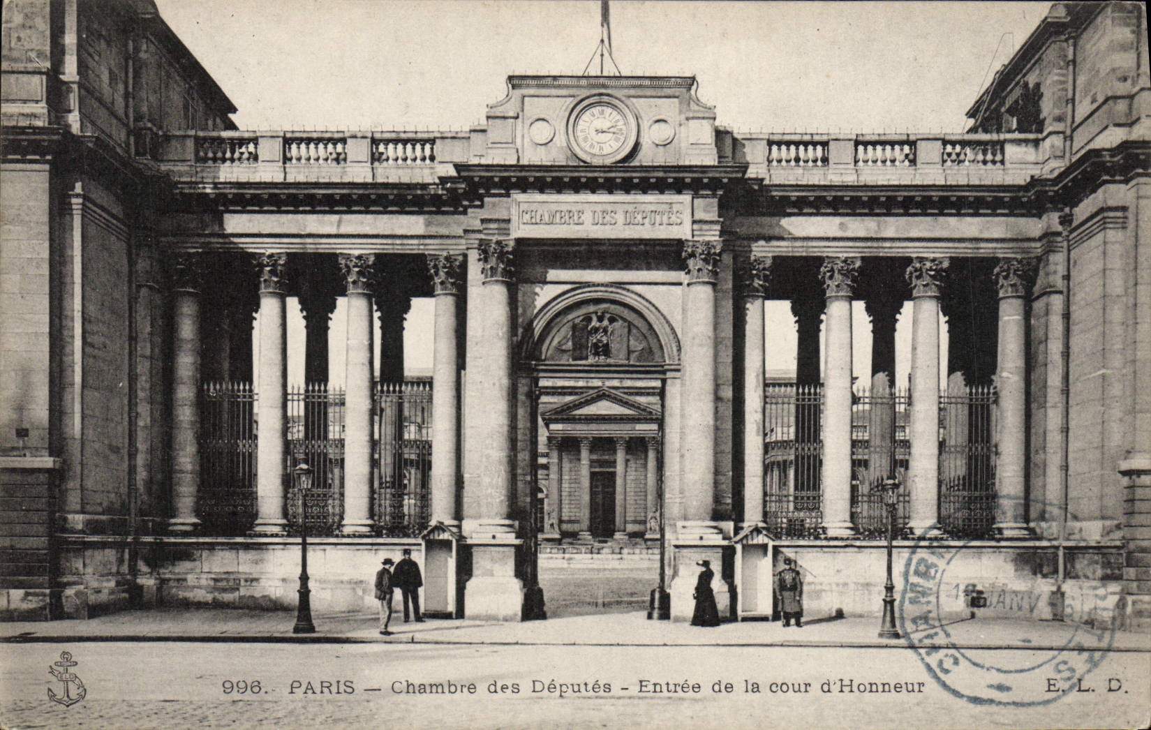 CPA Paris Chambre des Deputes Entree de la Cour d'Honneur