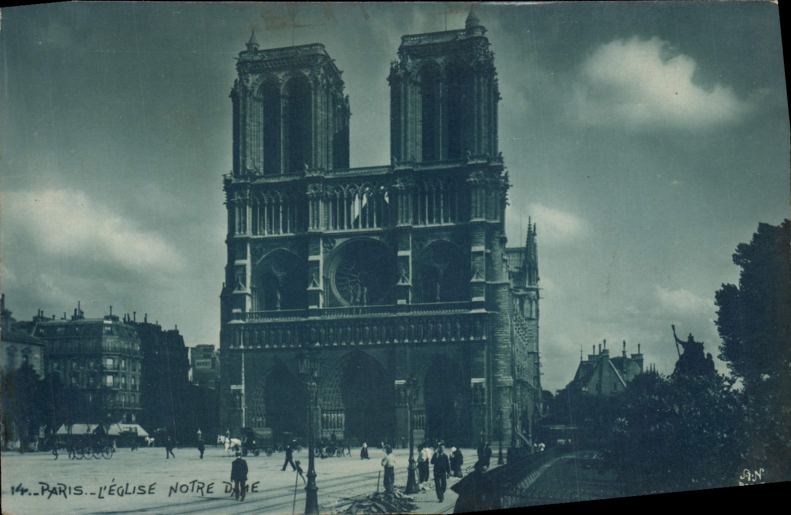 VINTAGE POSTCARD Paris the Notre Dame Church