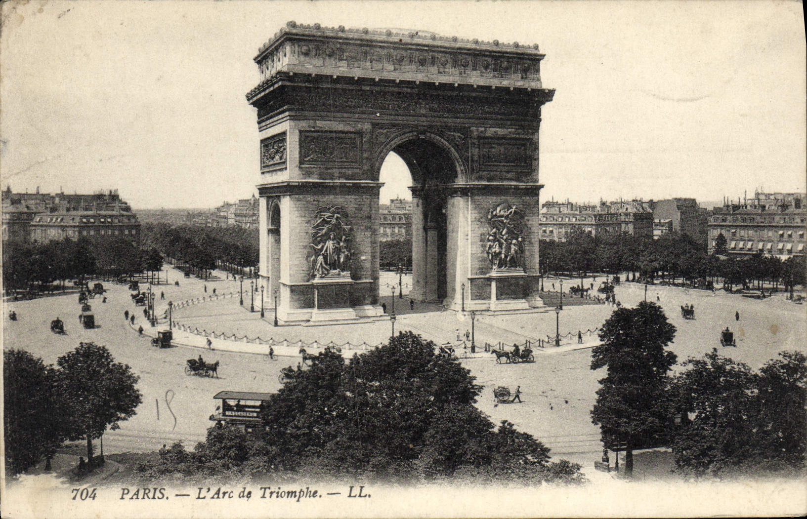 CPA Paris L'Arc de Triomphe