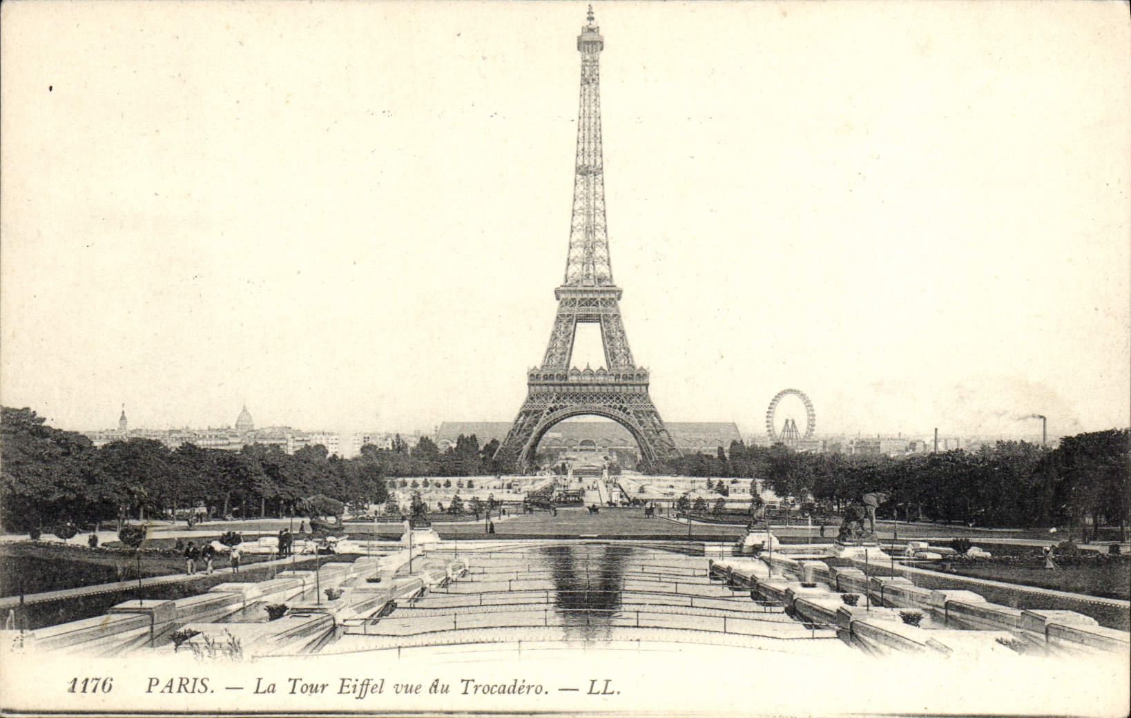 CPA Paris La Tour Eiffel Vue Du Trocadero