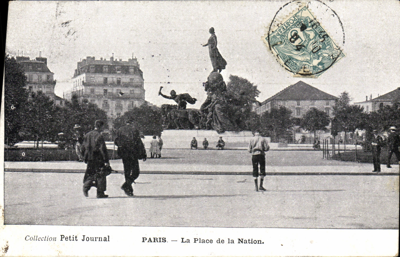 VINTAGE POSTCARD Paris the Place of the Nation