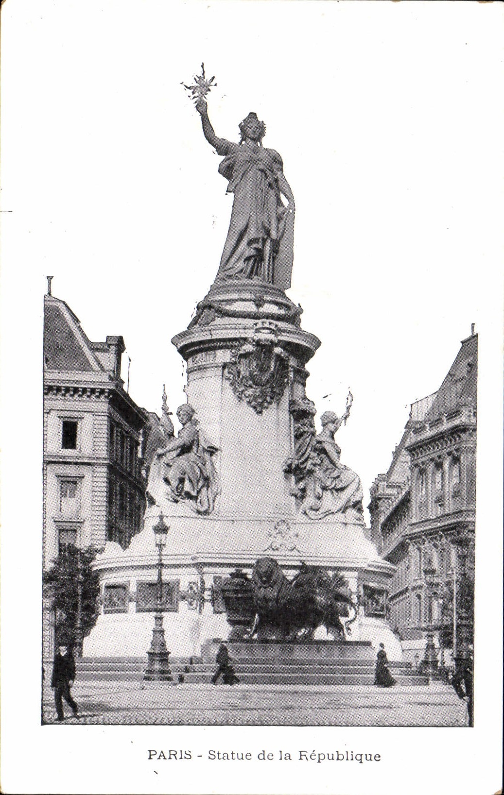 CPA Paris Statue de la Republique
