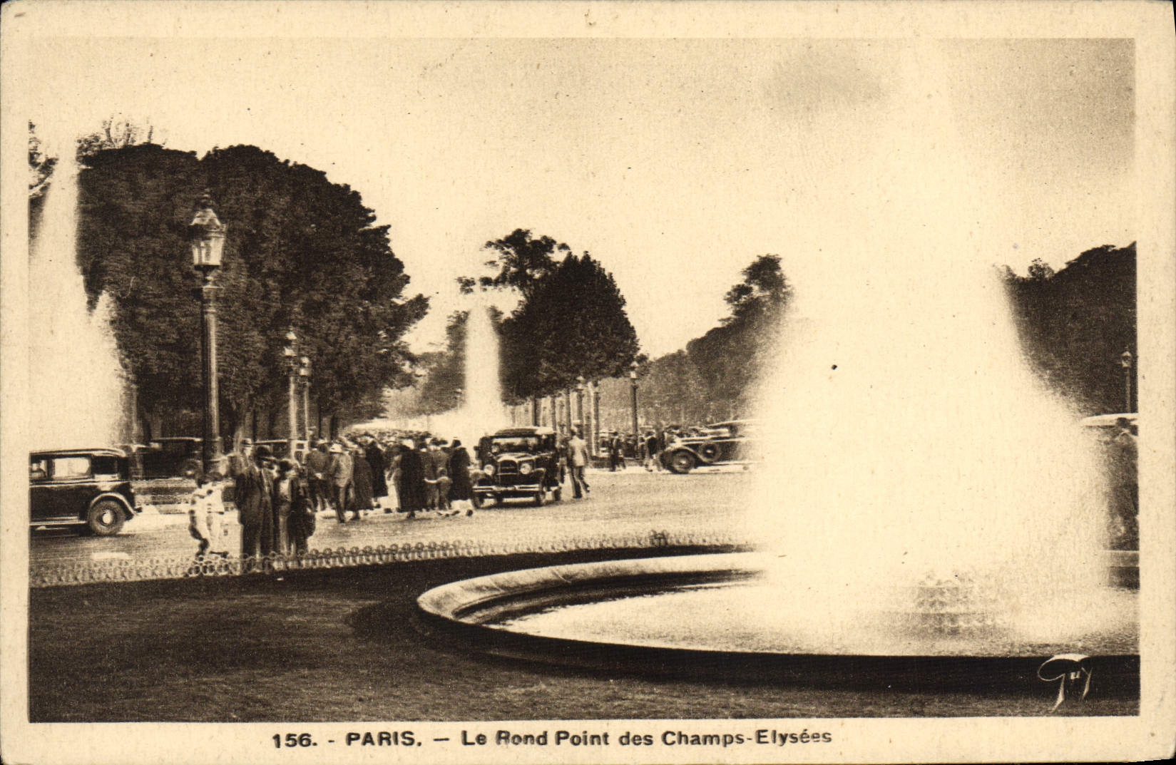CPA Paris Le Rond Point des Champs Elysees