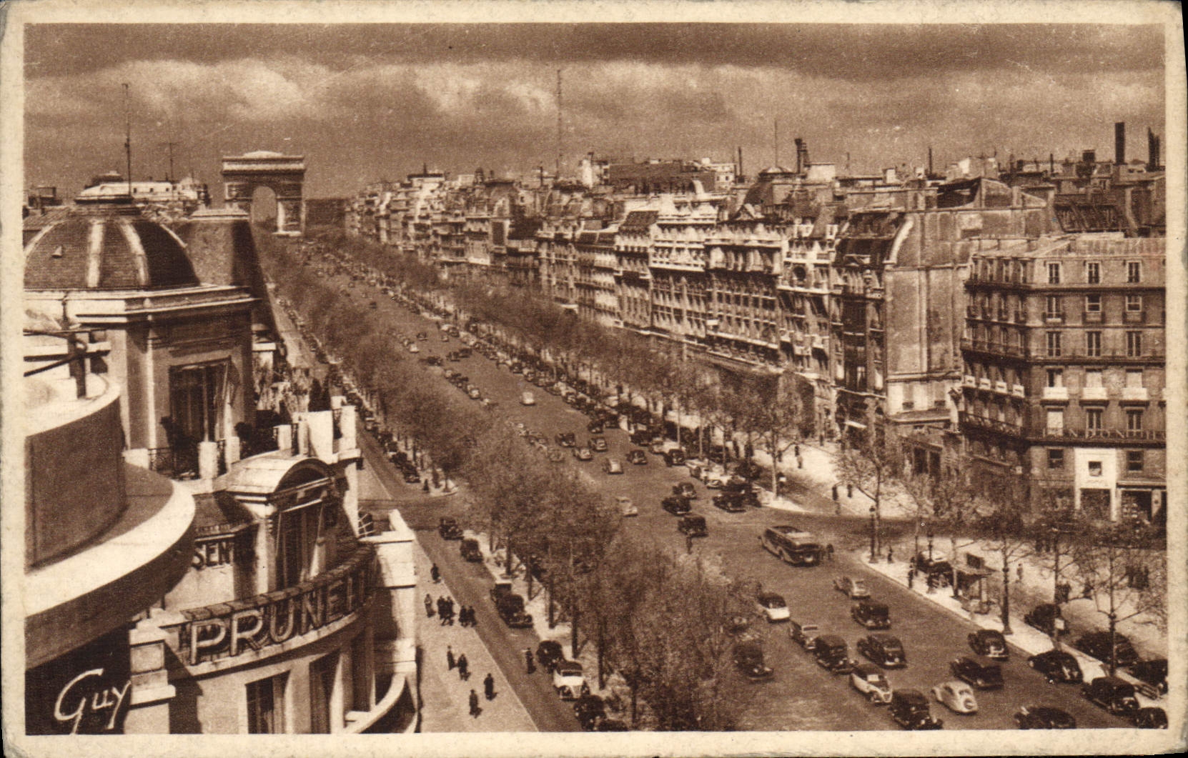 CPA Paris Avenue Des Champs Elysees