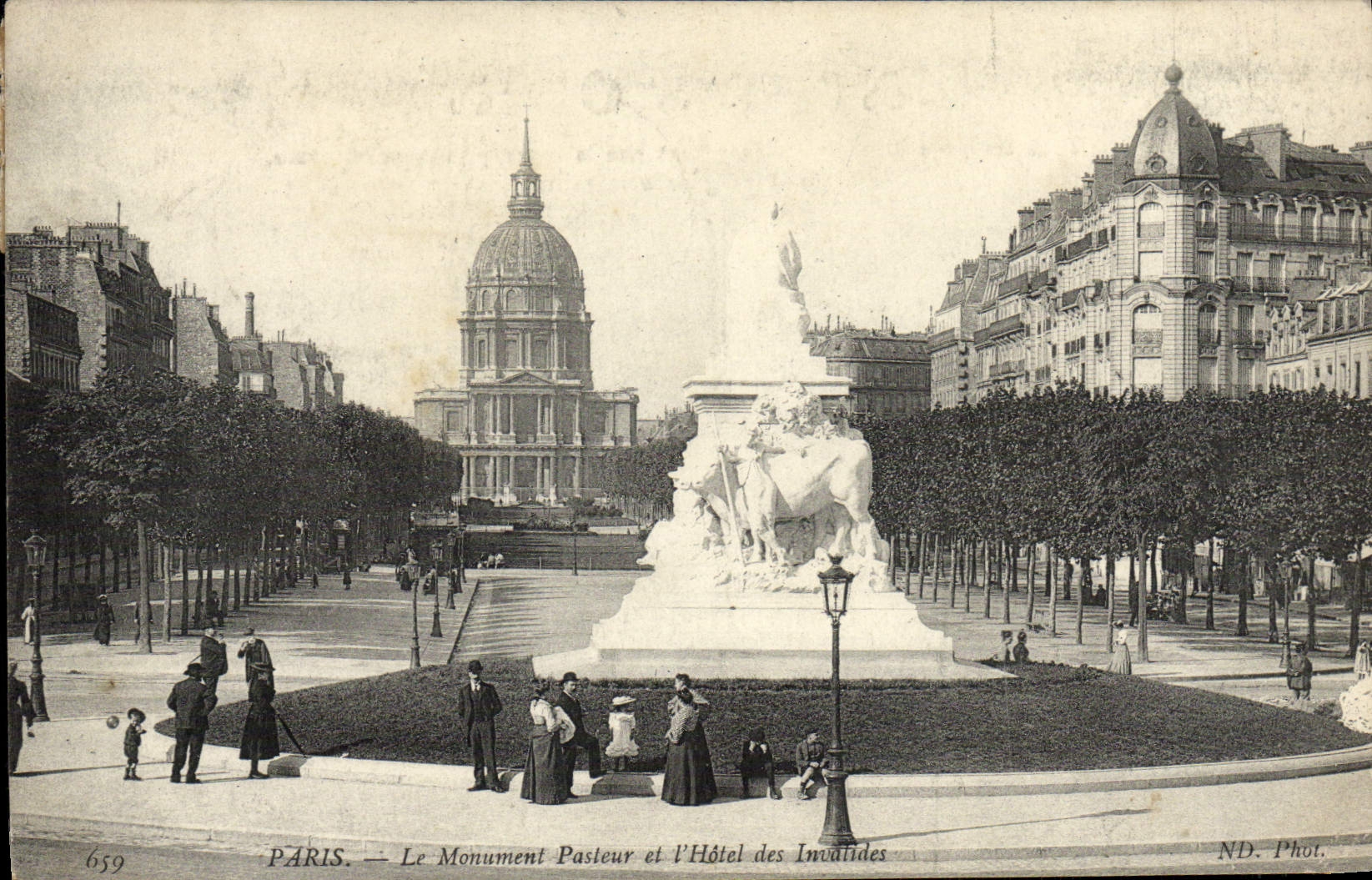 CPA Paris Le Monument Pasteur et L'Hotel des Invalides