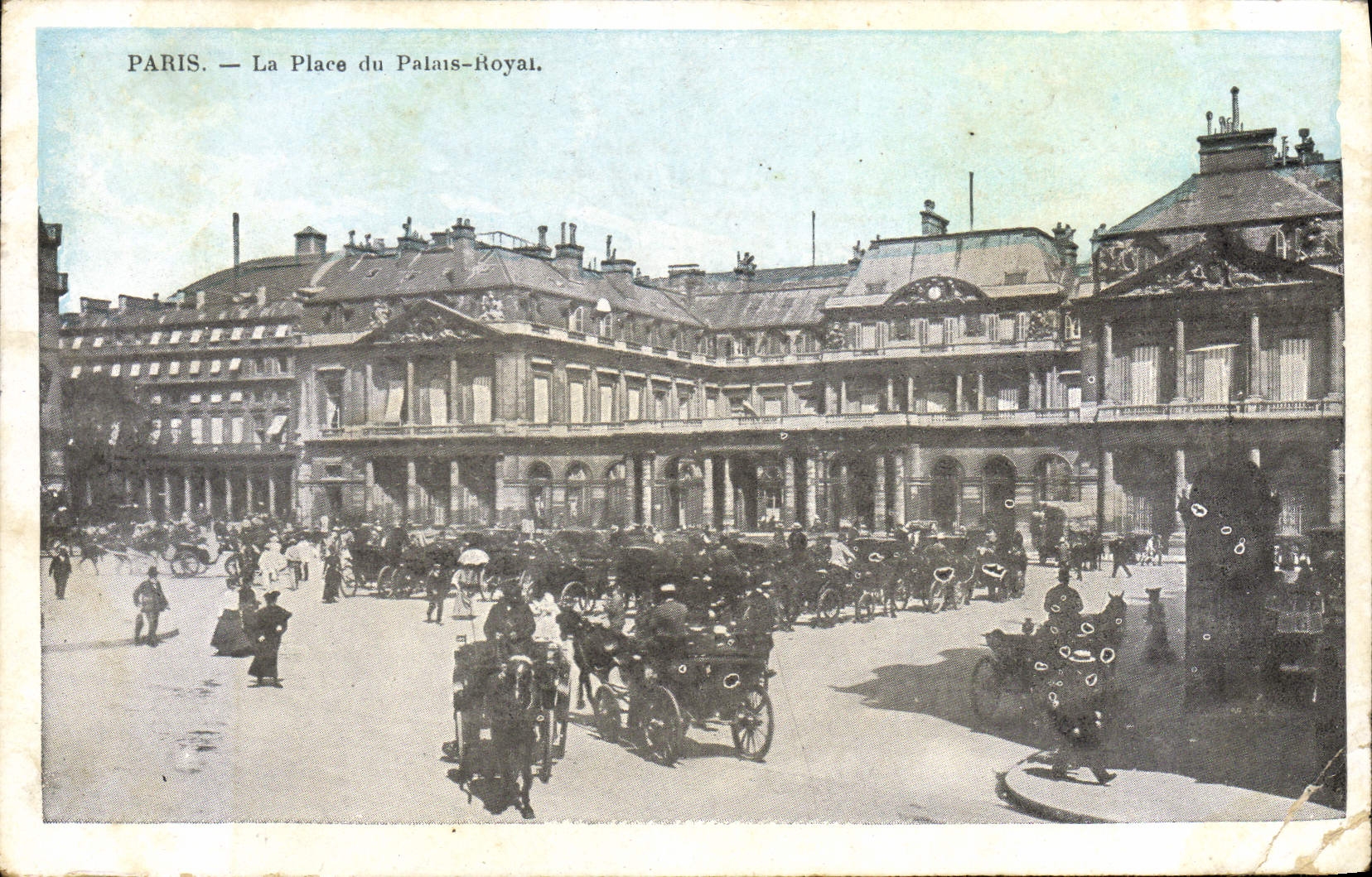 CPA Paris La Place du Palais Royal