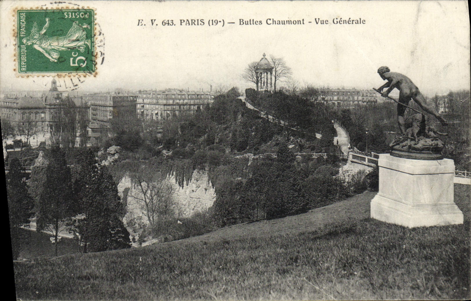 CPA Paris Buttes Chaumont Vue Generale