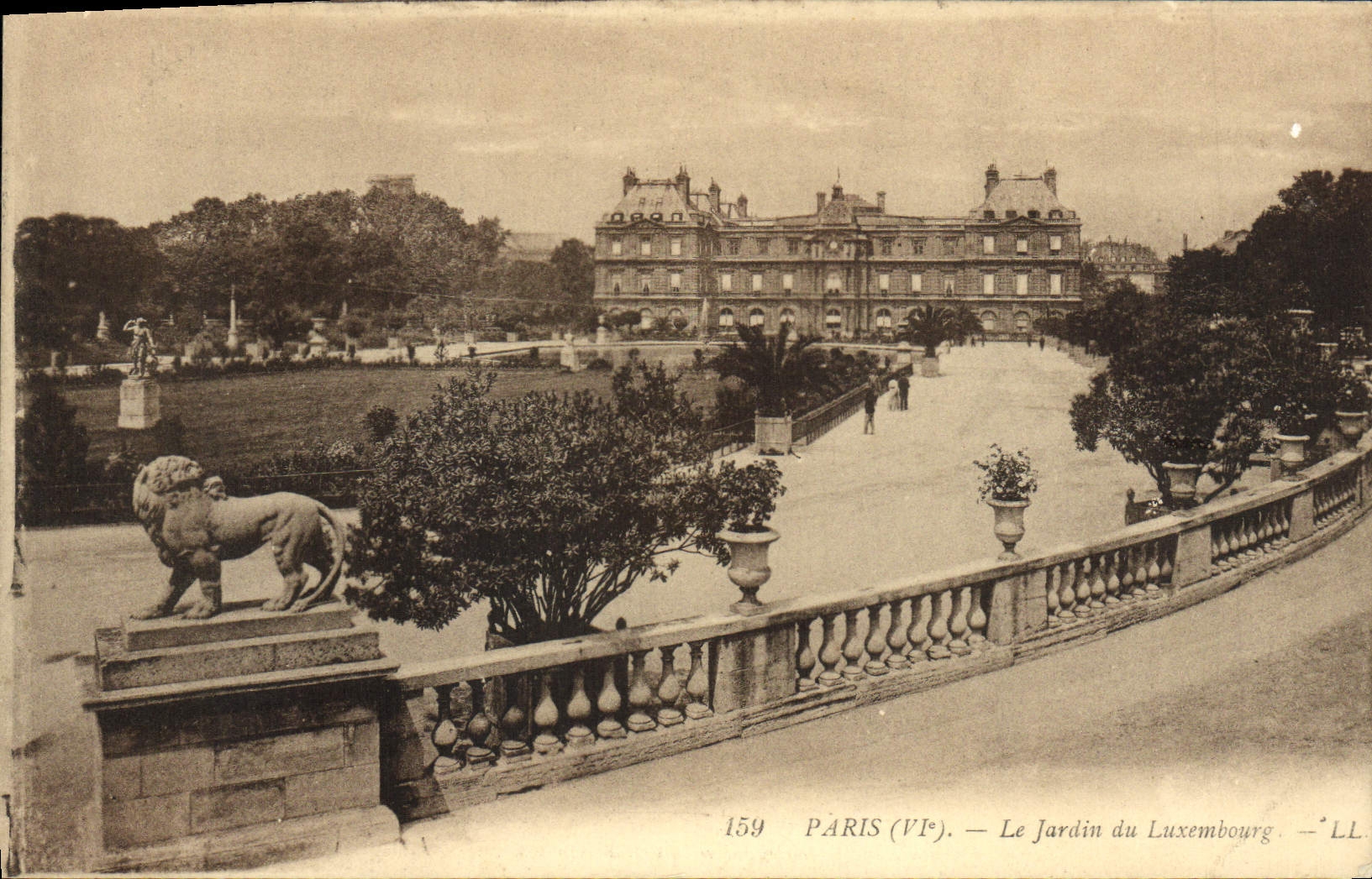 CPA Paris Le Jardin du Luxembourg Lion