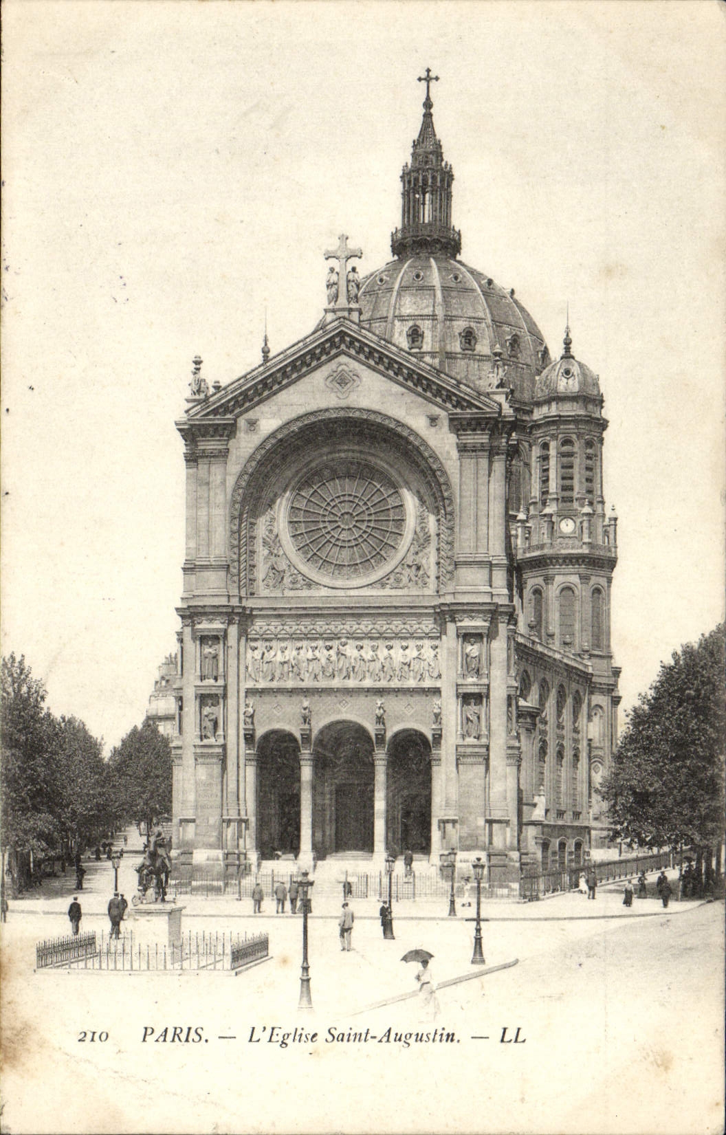 CPA Paris L'eglise Saint Augustin
