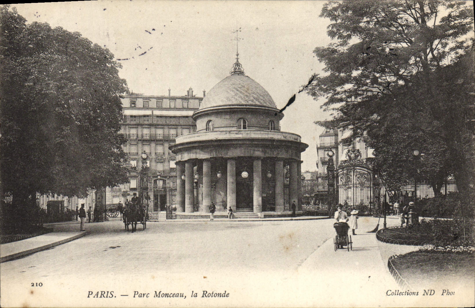CPA Paris Parc Monceau la Rotonde